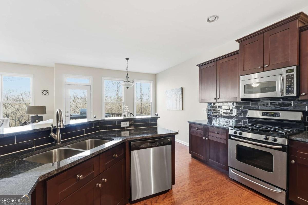 1607 Baxley Pine Trace Suwanee - Photo 10