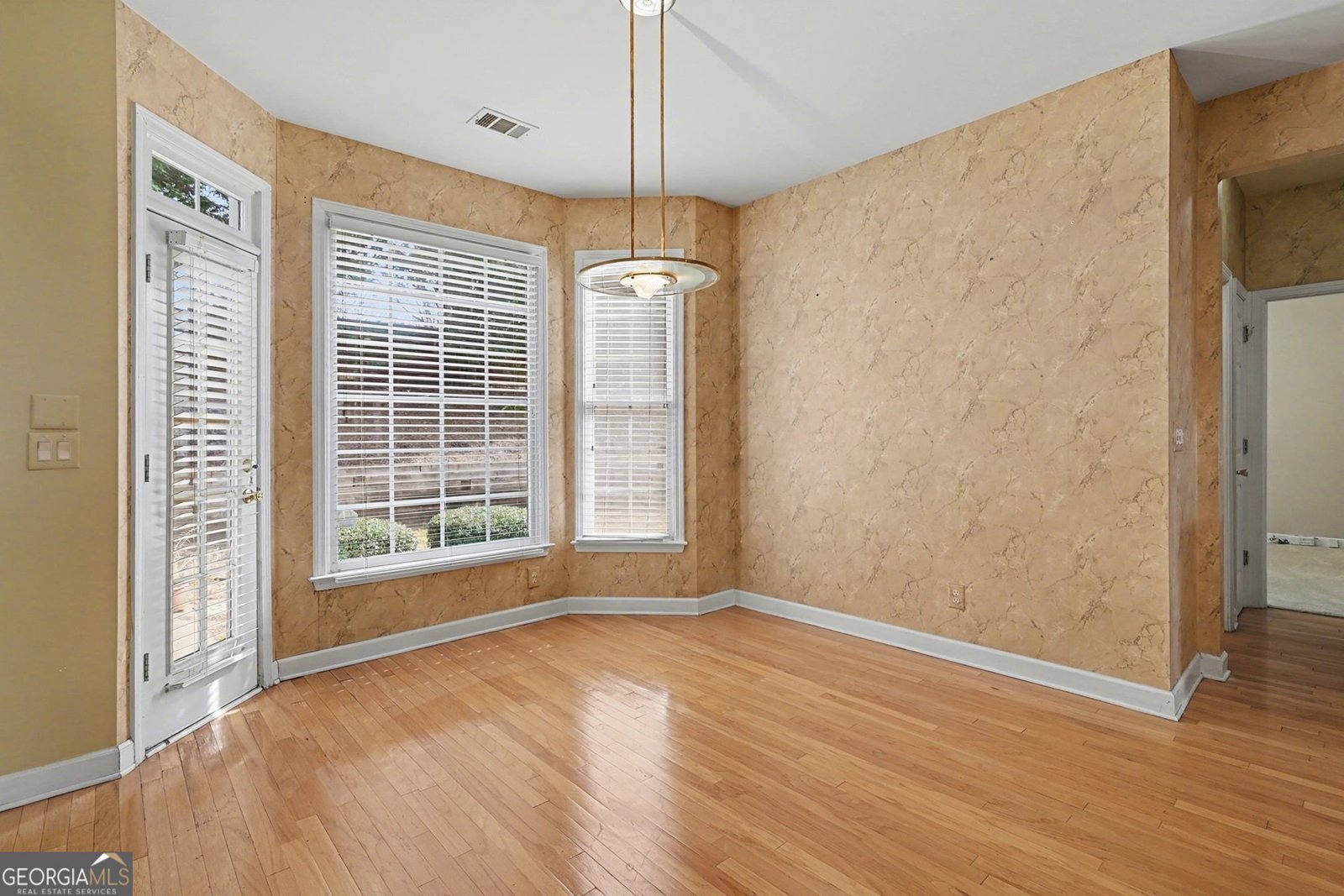 4652 Dandelion Circle Marietta - Photo 10