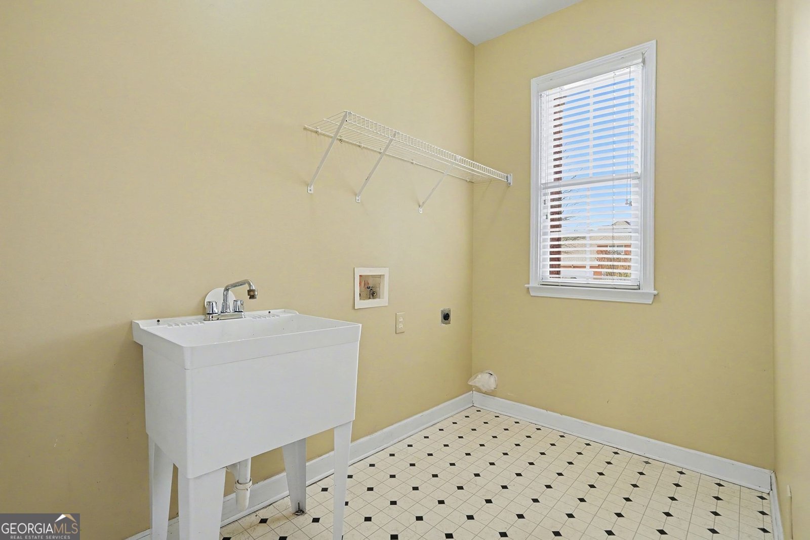 4652 Dandelion Circle Marietta - Photo 13