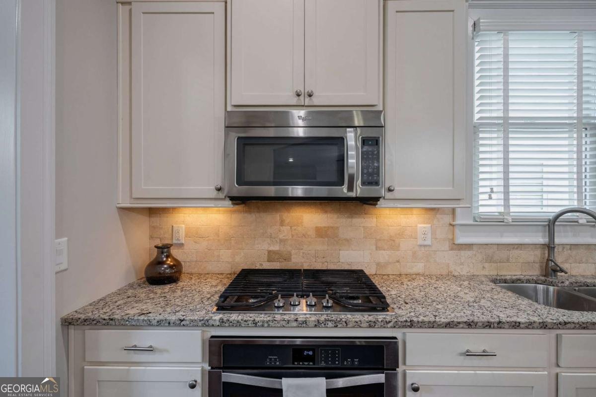 3790 Greenleffe Drive Statham - Photo 11