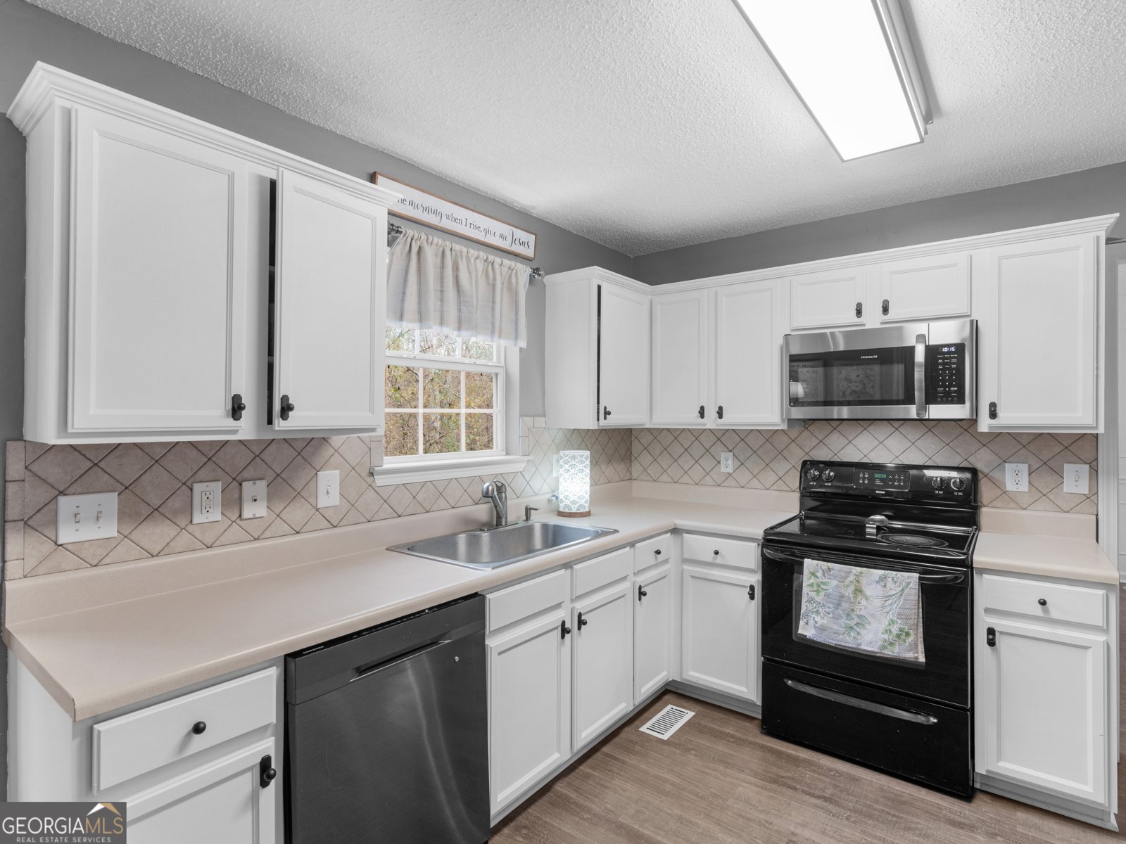 527 Gallantry Trail McDonough - Photo 11