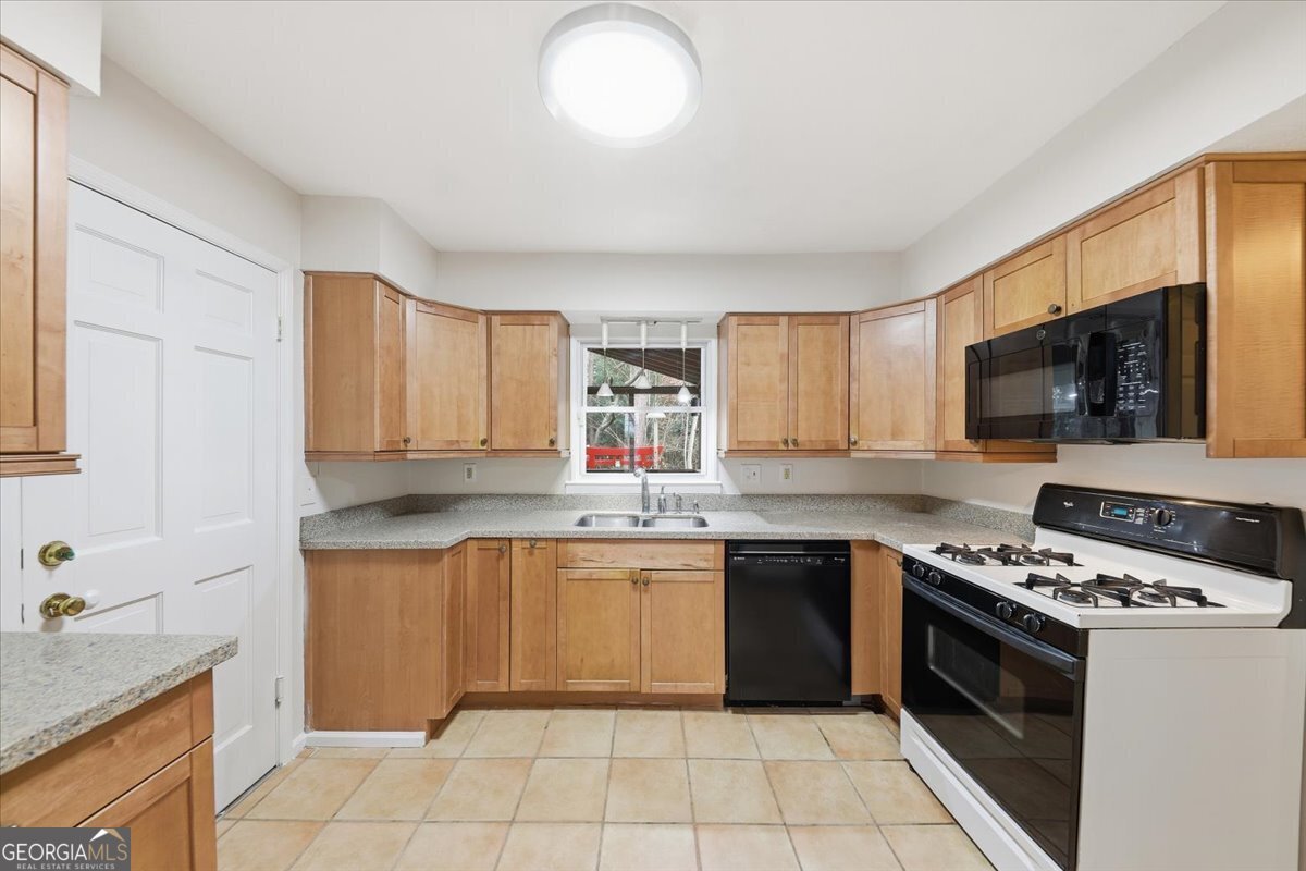 482 Maid Marion Lane Stone Mountain - Photo 22