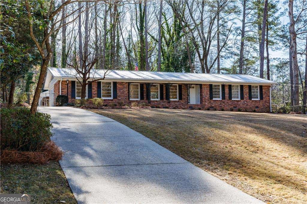 2996 Arrowood Drive East Point - main photo