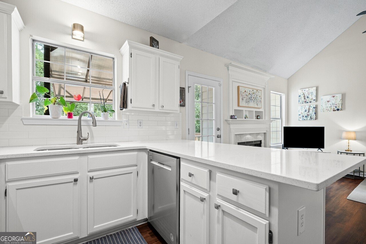 101 Laguna Springs Drive Woodstock - Photo 13