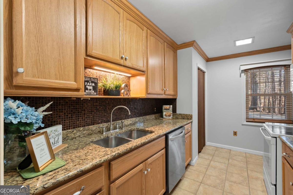 192 Saxon Court Canton - Photo 11