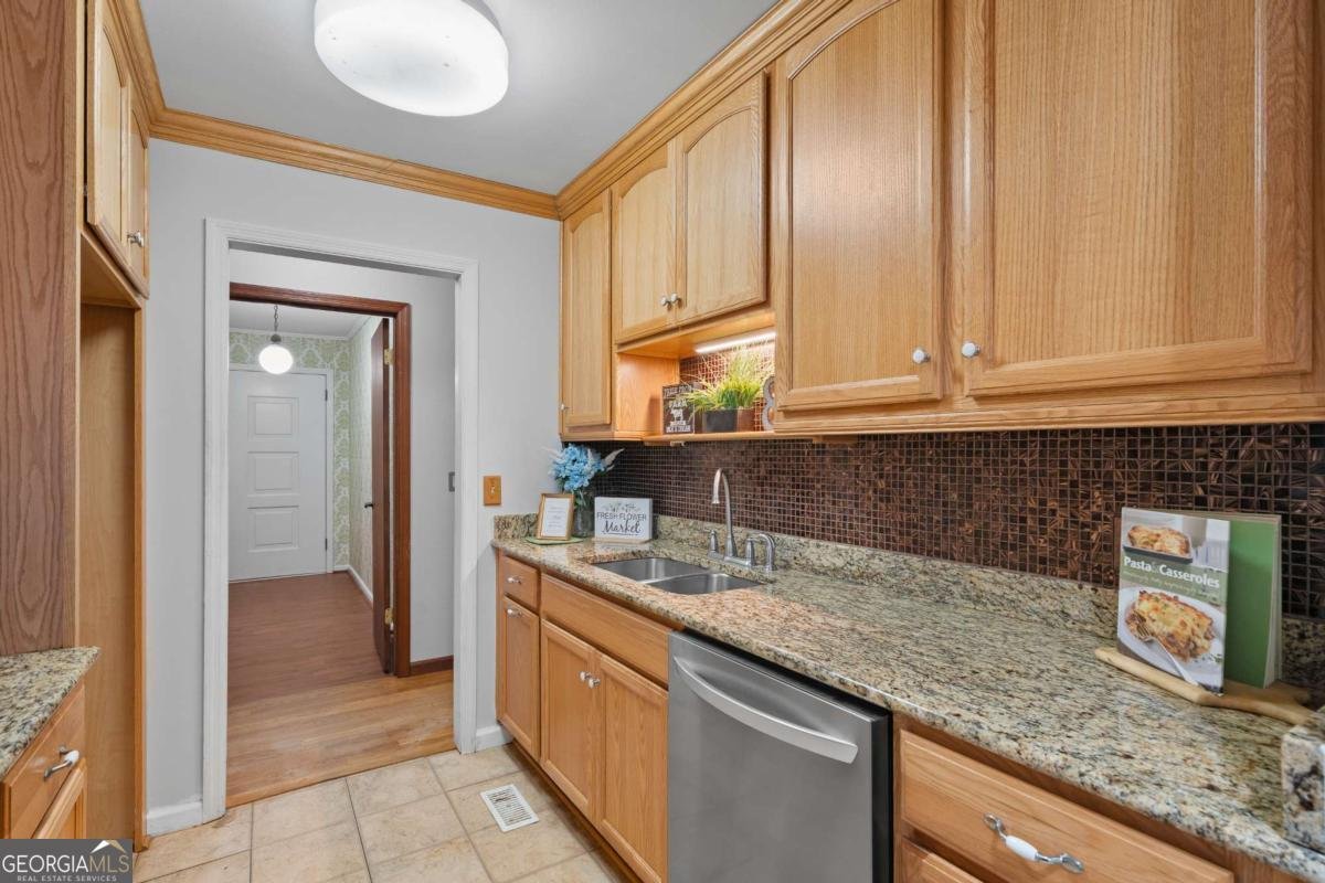 192 Saxon Court Canton - Photo 12