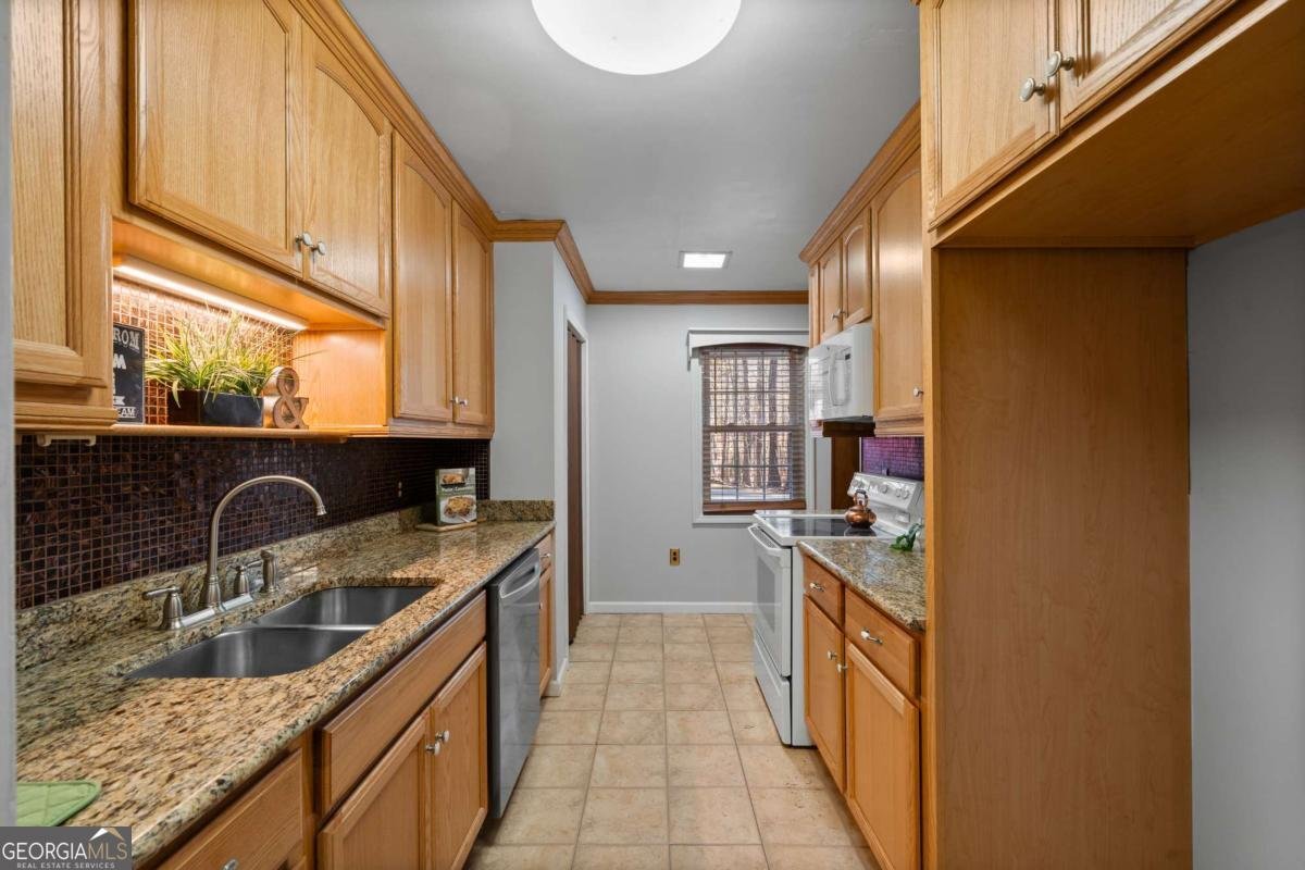 192 Saxon Court Canton - Photo 13