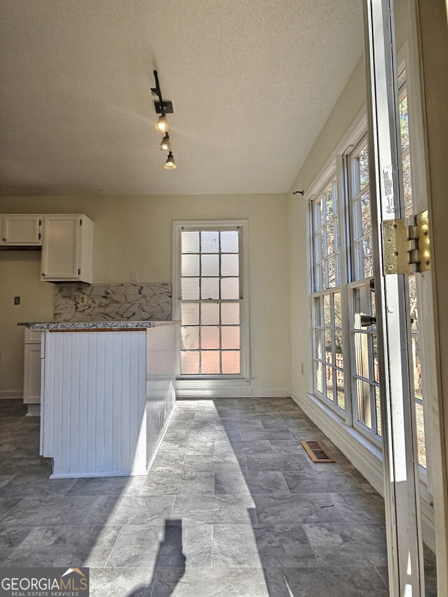 4904 Muirwood Drive Powder Springs - Photo 11