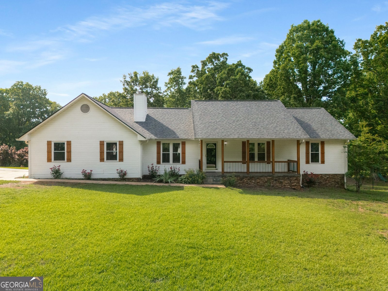 4419 Hidden Oaks Drive Flowery Branch - Photo 1