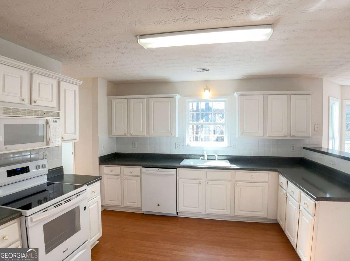 837 Winding Grove Lane Loganville - Photo 7