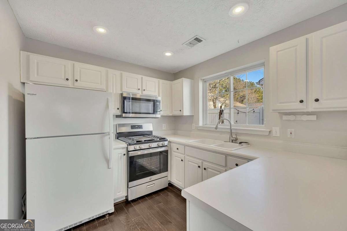 194 Oaks Place Woodstock - Photo 10