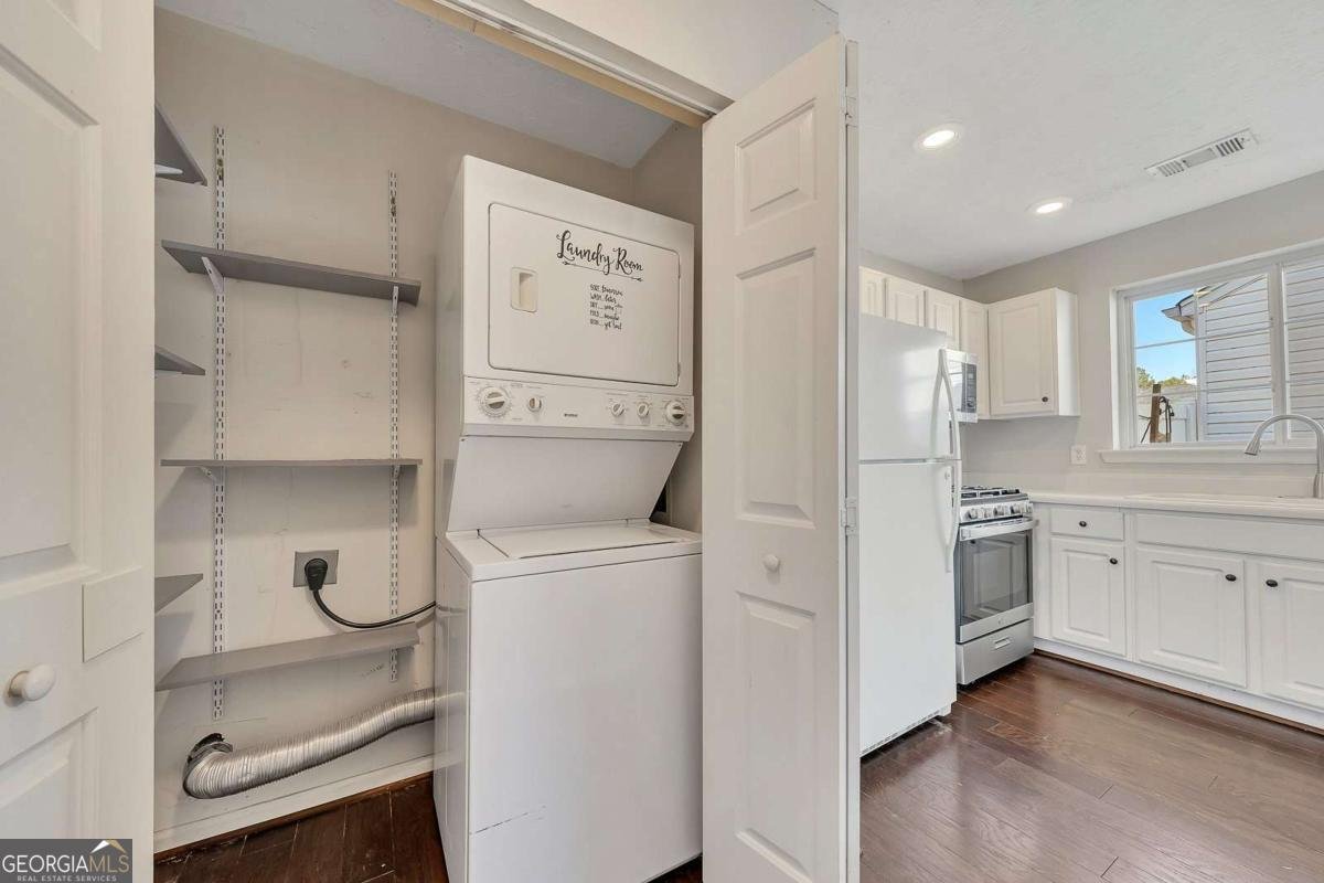 194 Oaks Place Woodstock - Photo 13