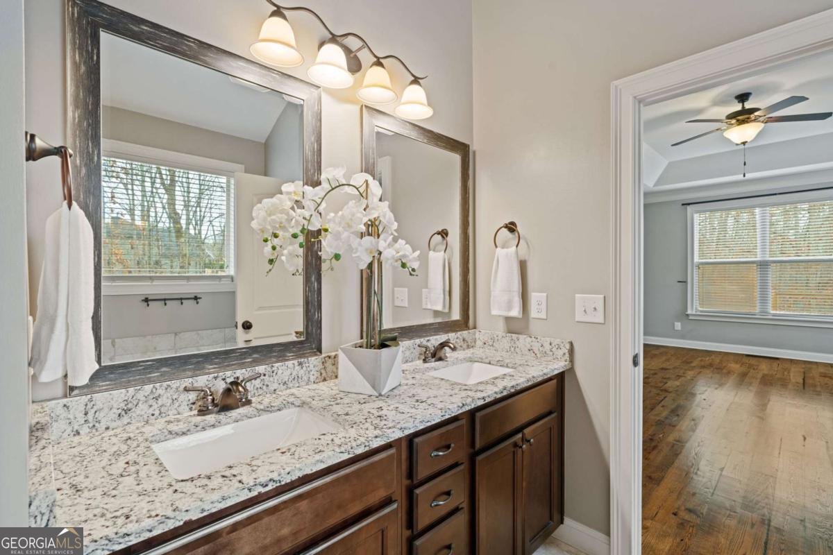 132 Amberleigh Drive White - Photo 30