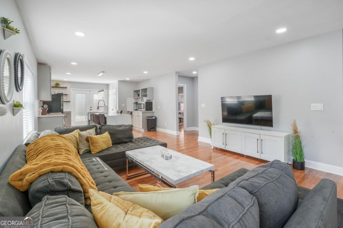 992 Beckwith Street Atlanta - Photo 1