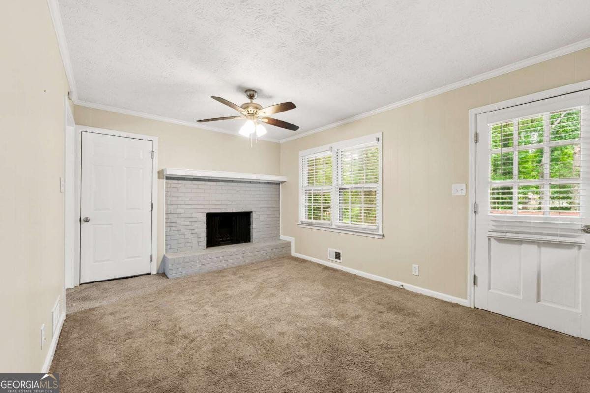 586 Chris Circle Lawrenceville - Photo 6