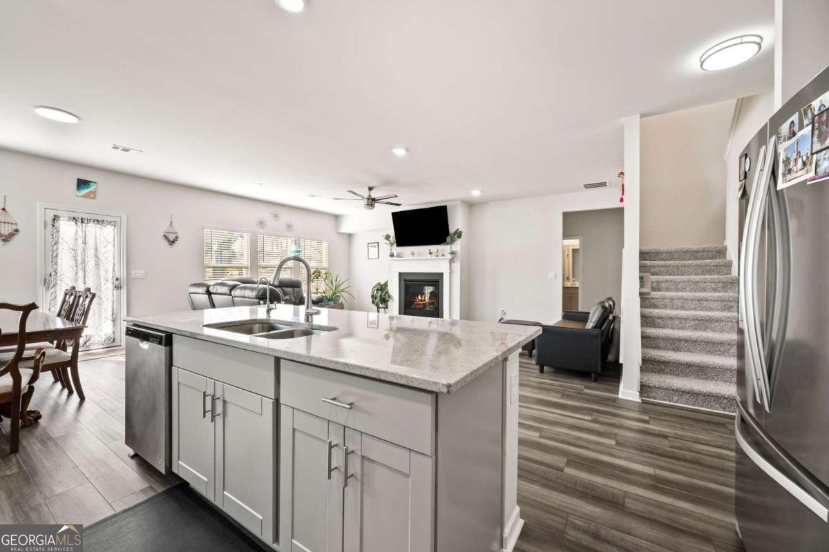 319 Canal Way Woodstock - Photo 8