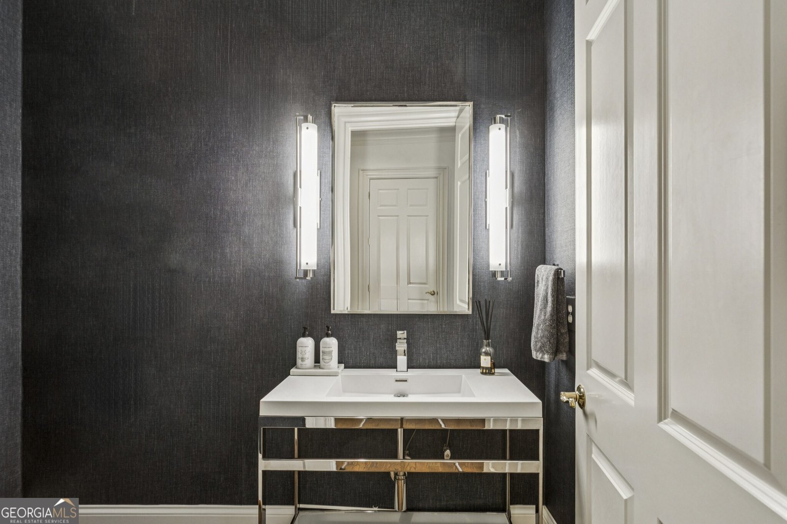 305 Forrest Lake Drive Sandy Springs - Photo 10