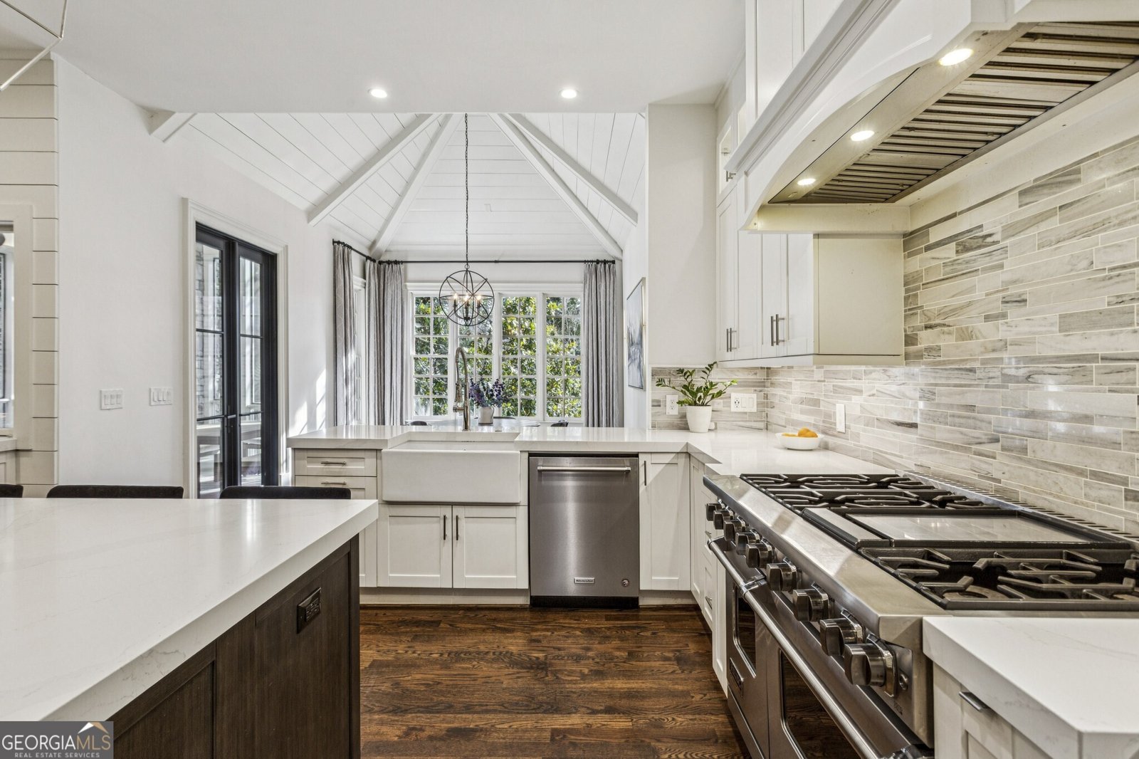 305 Forrest Lake Drive Sandy Springs - Photo 18