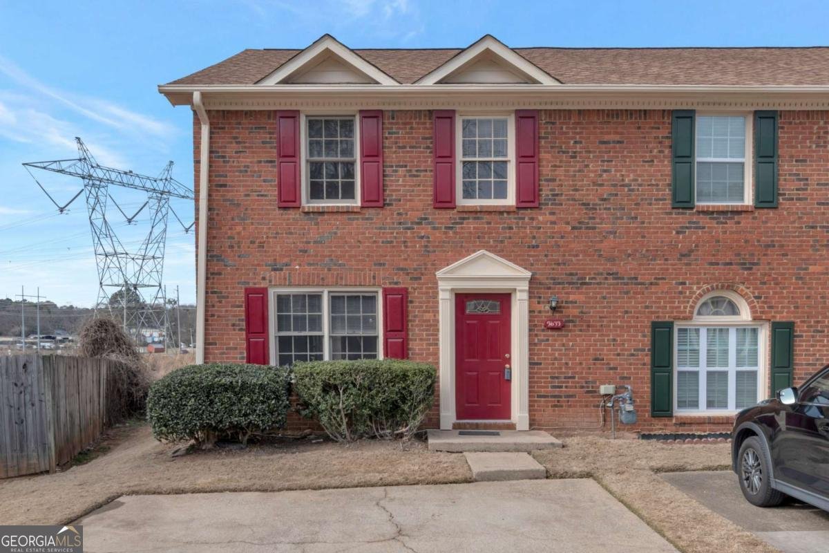 5633 Executive Way Norcross - Photo 1