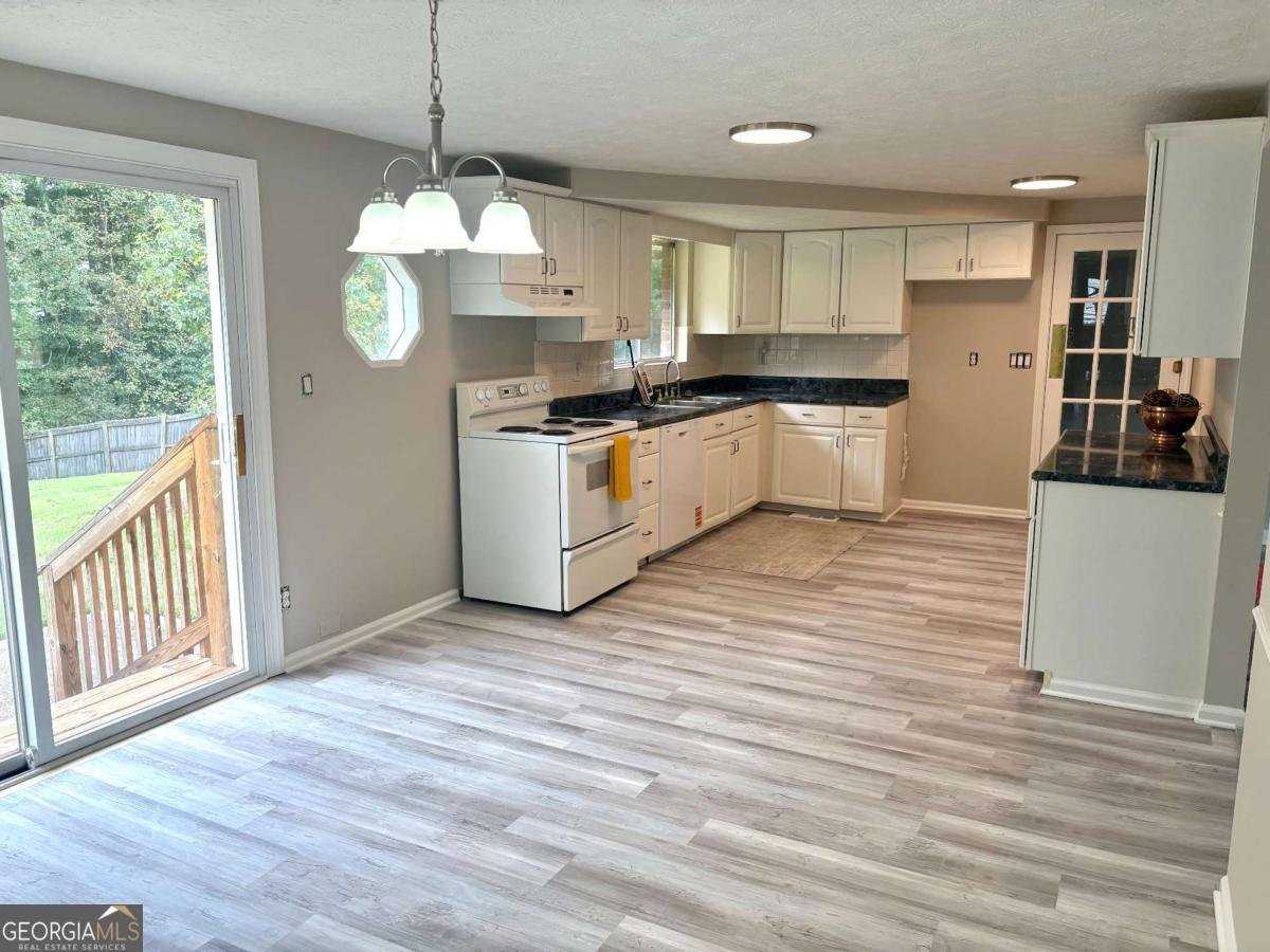 6045 Bear Drive Douglasville - Photo 7