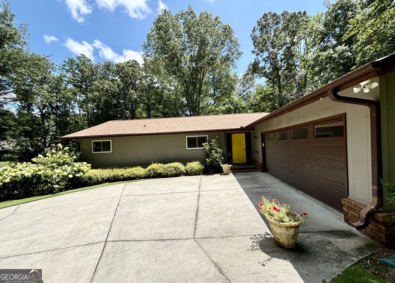 125 Cannongate Circle Sharpsburg - Photo 1