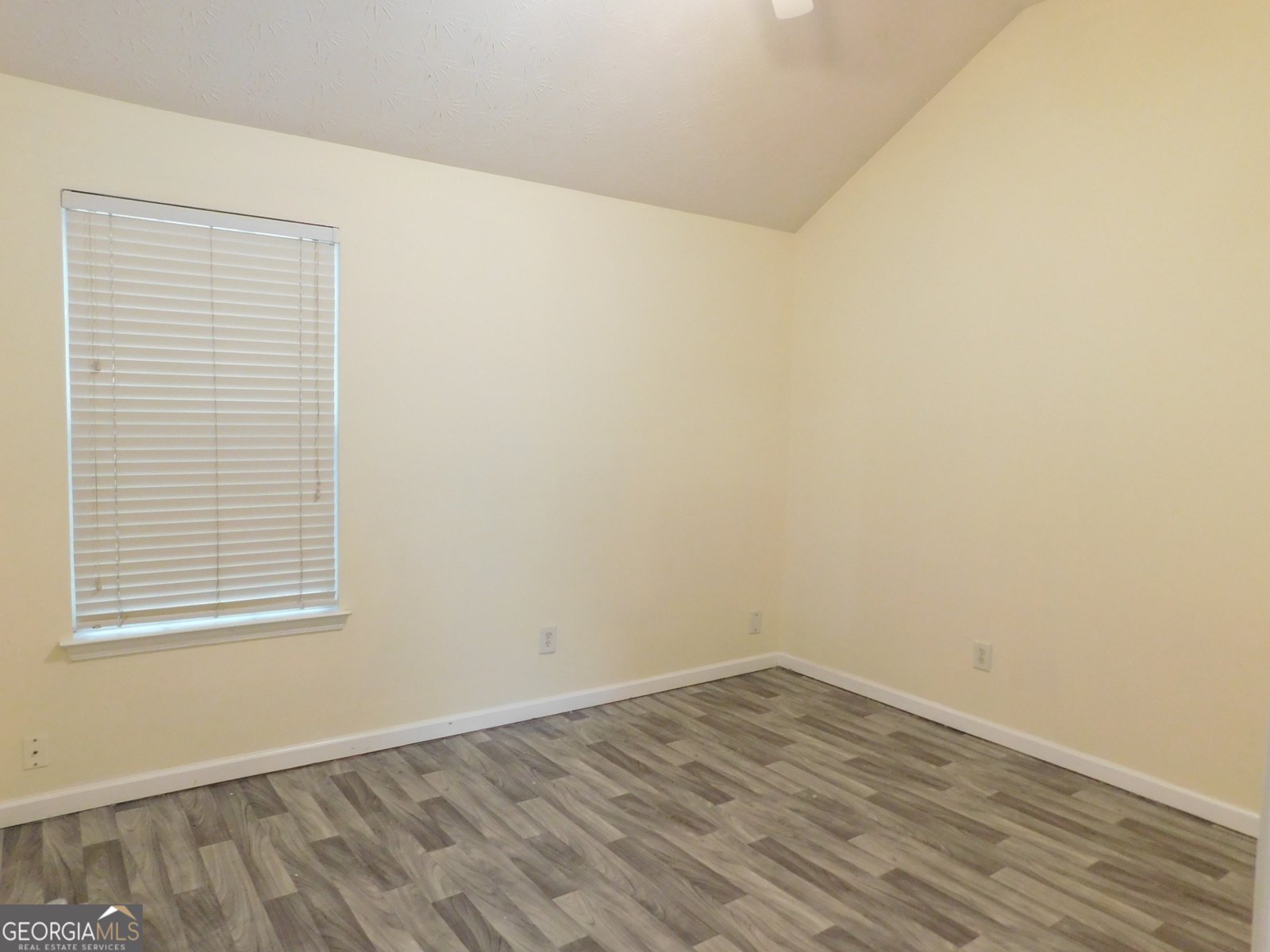 225 Laura Circle College Park - Photo 11