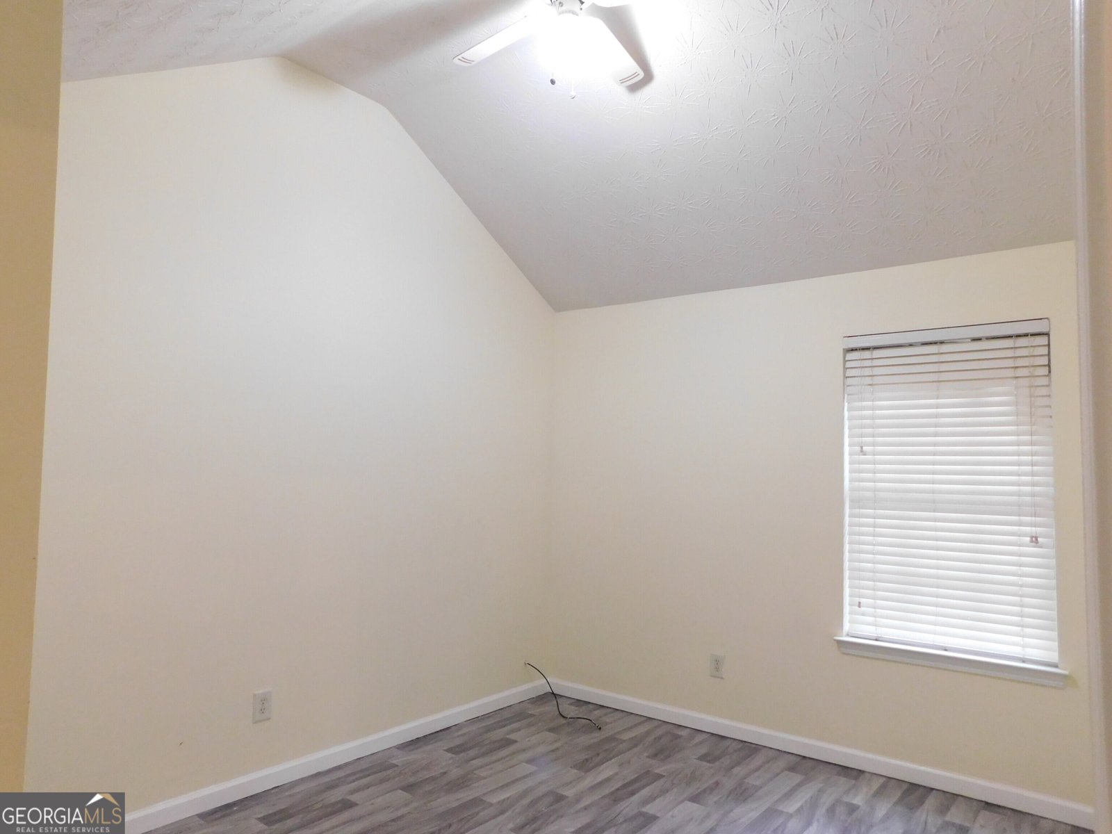 225 Laura Circle College Park - Photo 12