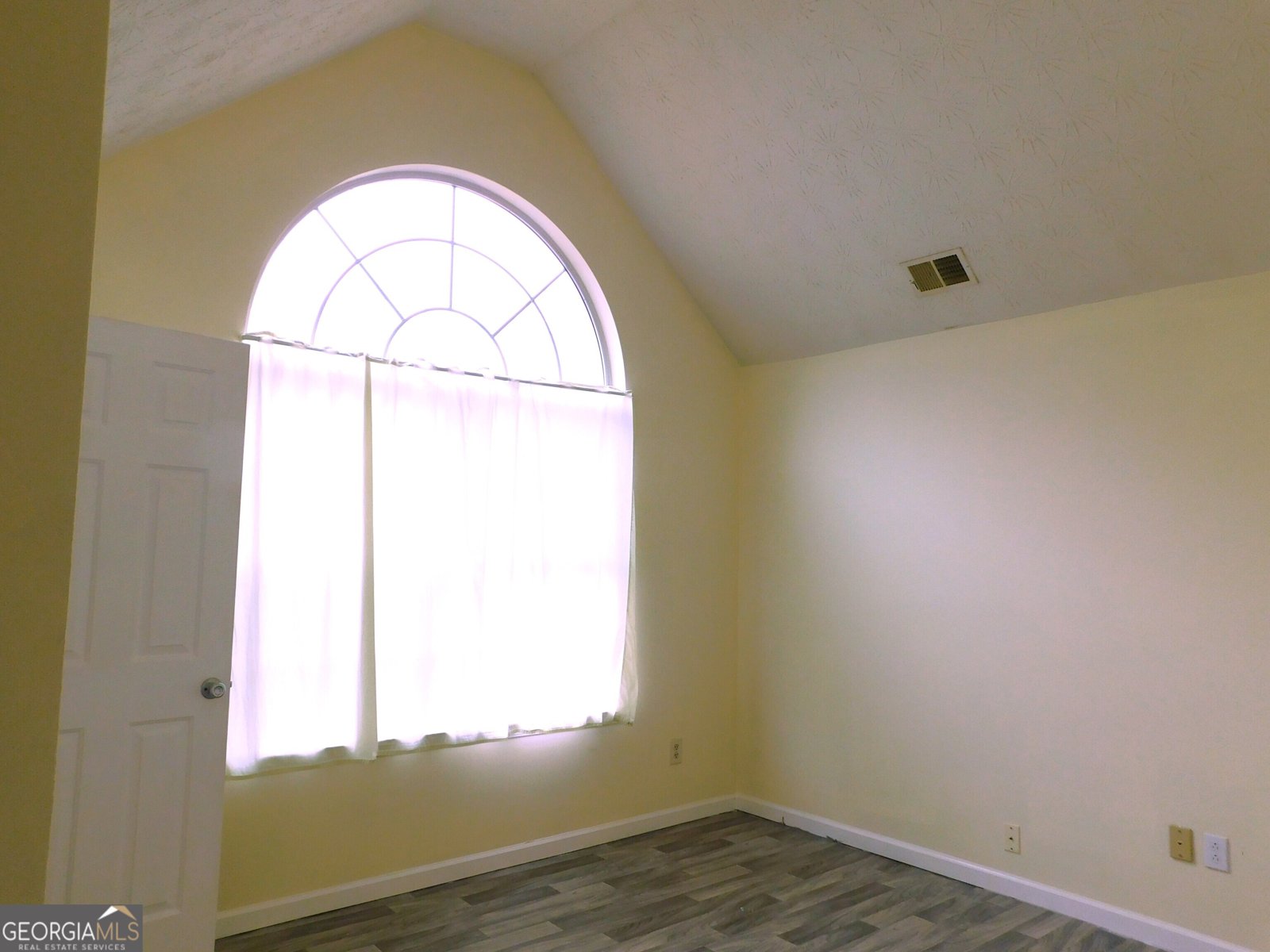 225 Laura Circle College Park - Photo 13