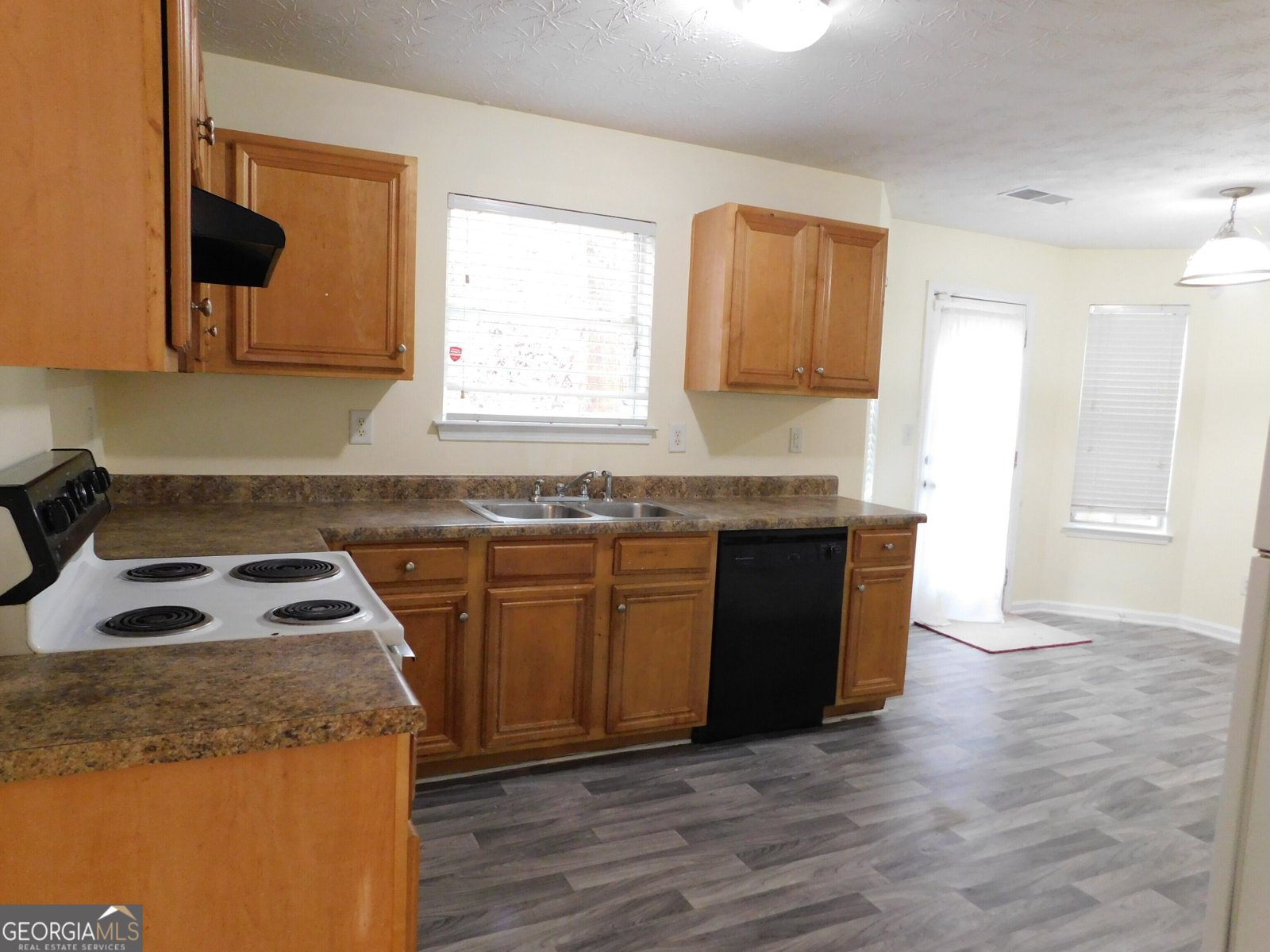 225 Laura Circle College Park - Photo 19