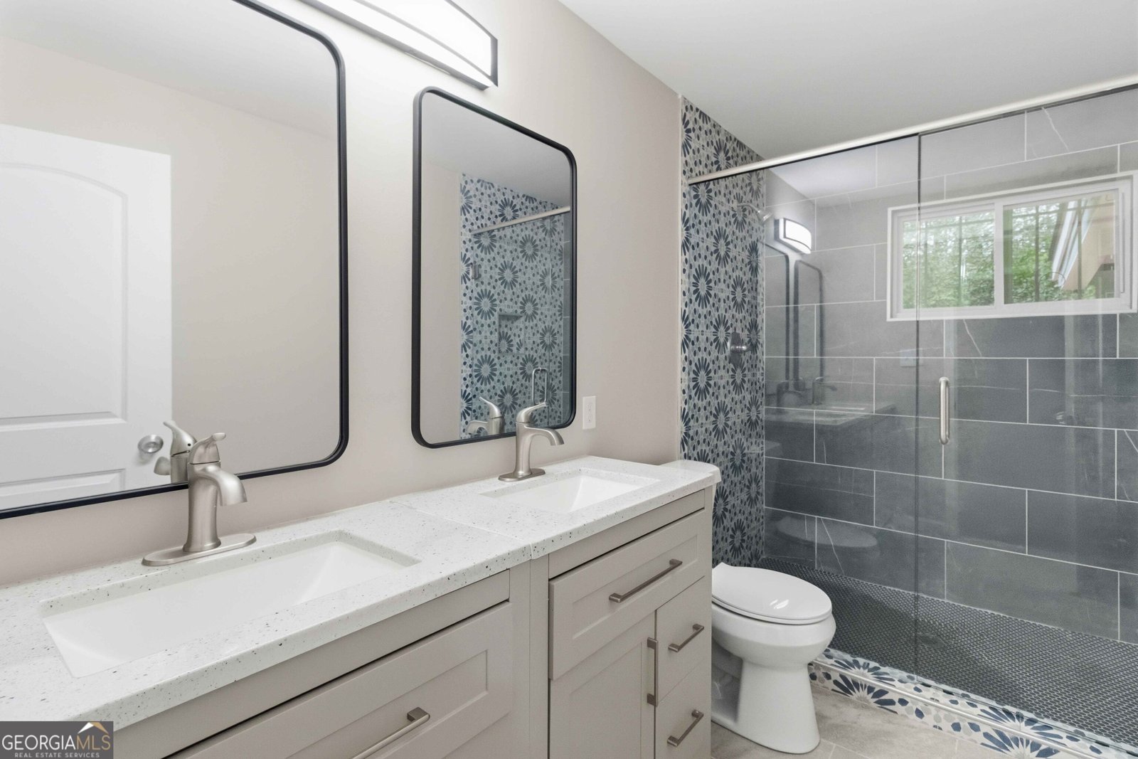 2953 MEADOWVIEW Drive Atlanta - Photo 17