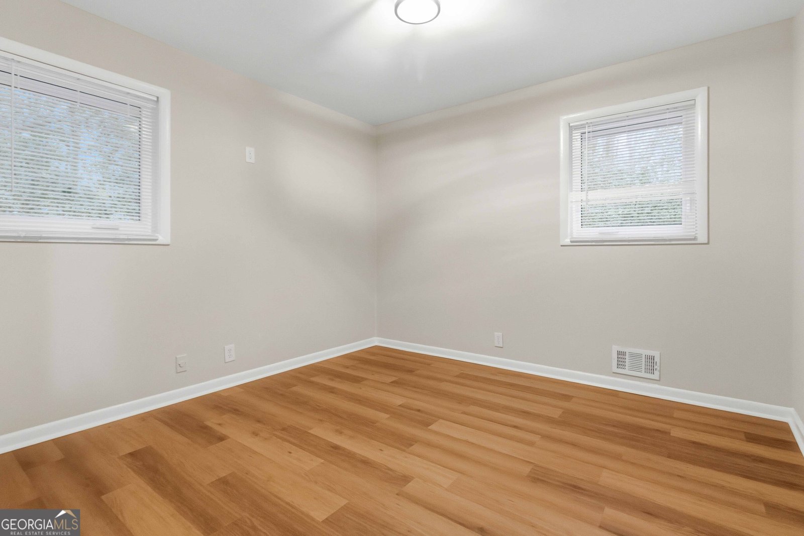 2953 MEADOWVIEW Drive Atlanta - Photo 21