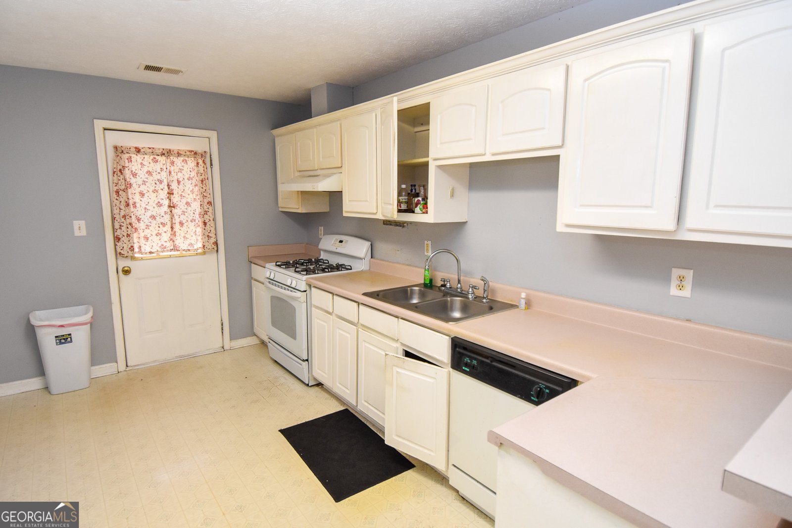 120 Park Place Barnesville - Photo 8