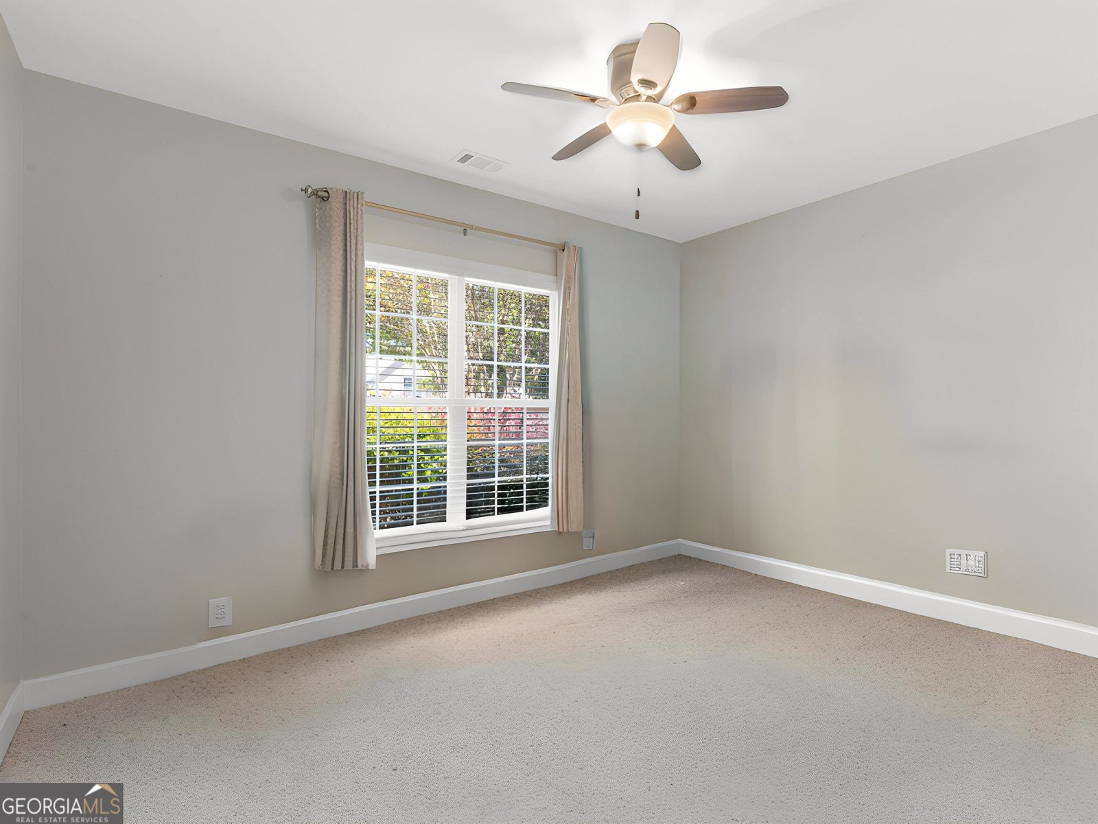 421 Beacon Court Griffin - Photo 17