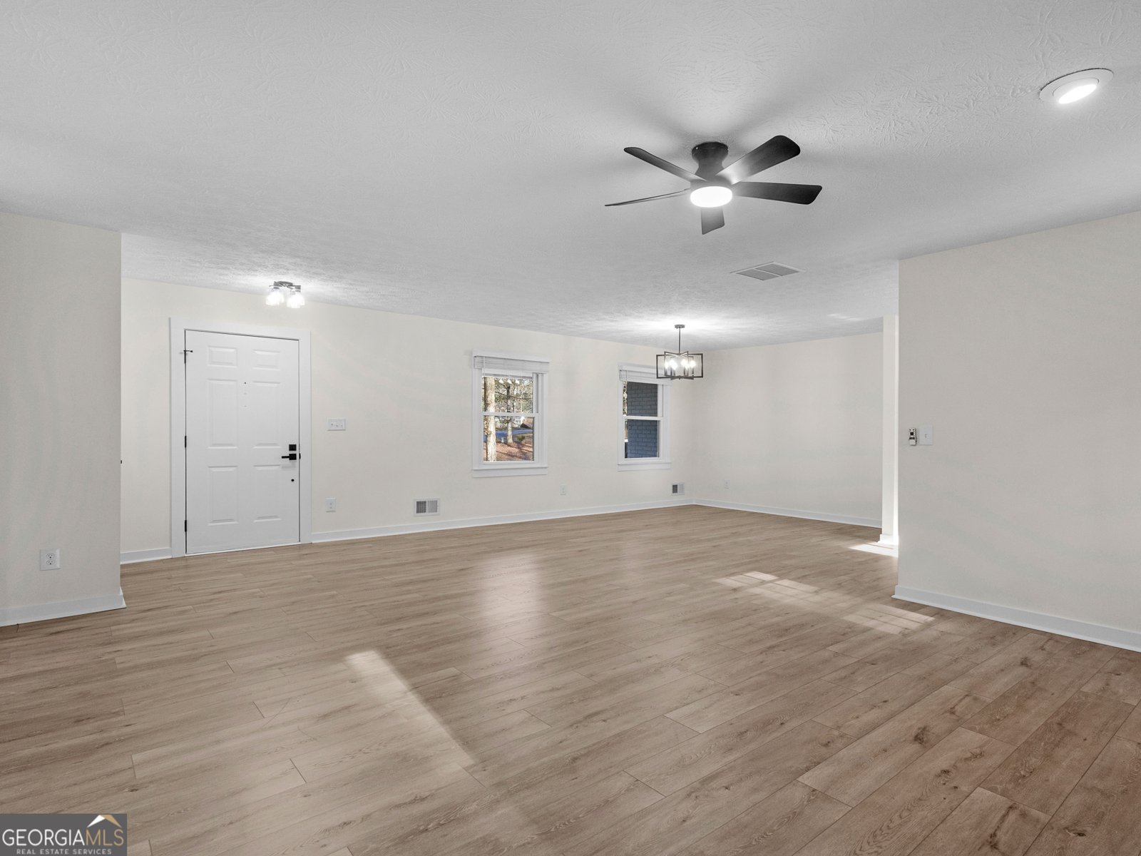 8228 Lullwater Court Jonesboro - Photo 9