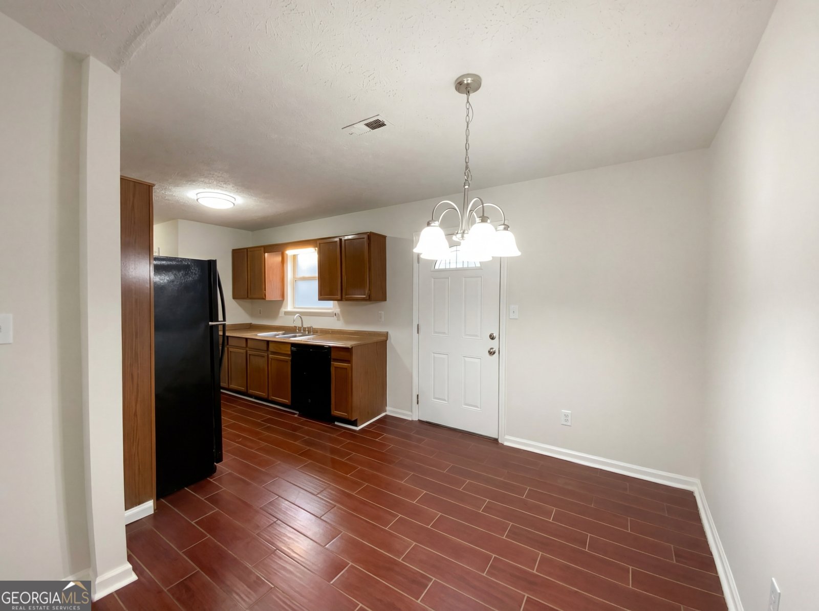 515 Oakview Drive Stockbridge - Photo 6