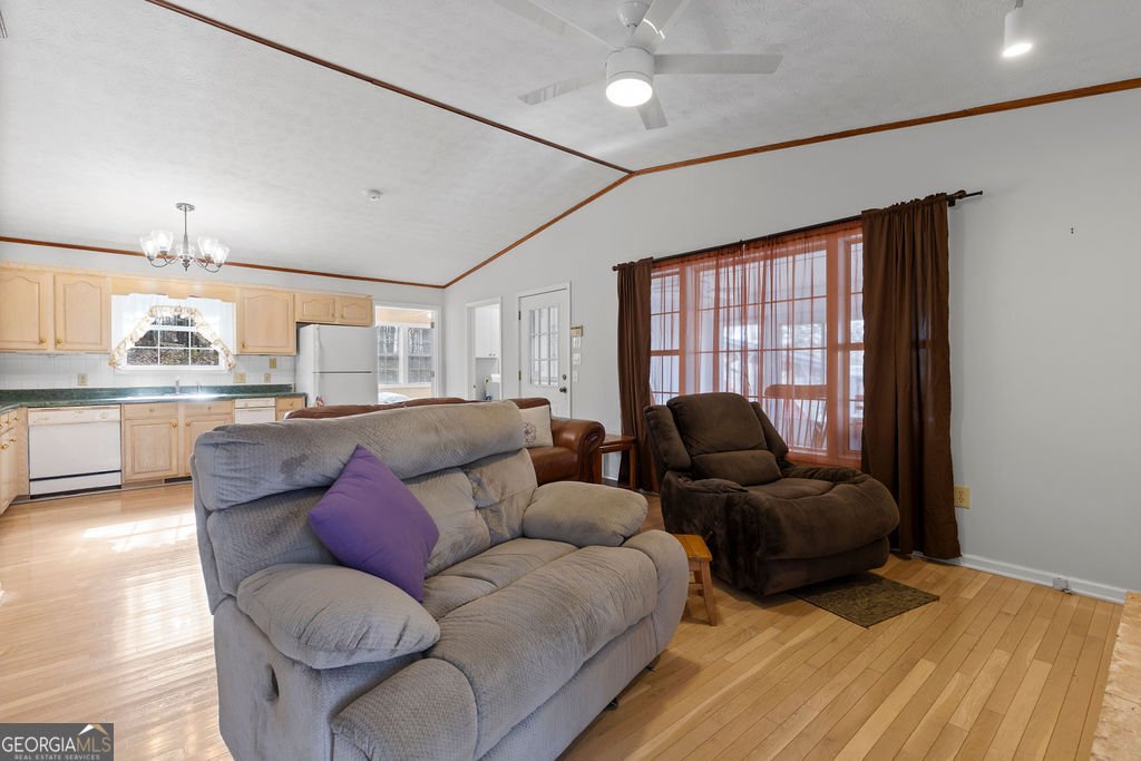 6449 Paradise Point Road Flowery Branch - Photo 9