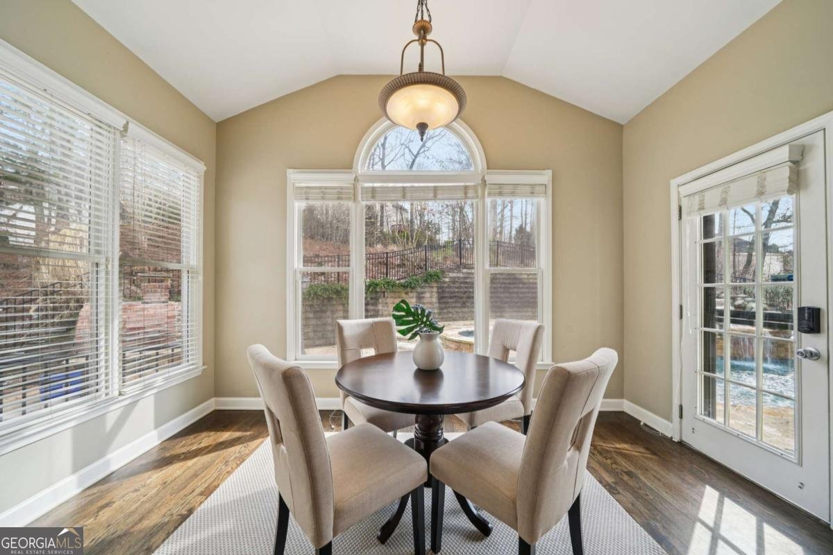 3502 Valley Haven Court Suwanee - Photo 9