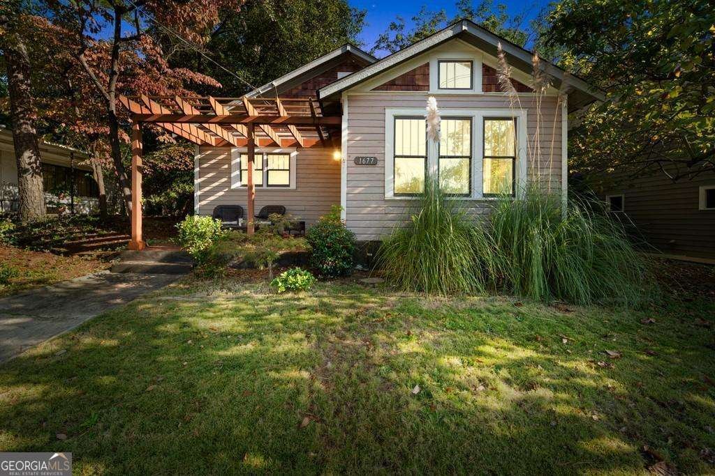 1677 Neely Avenue East Point - Photo 1