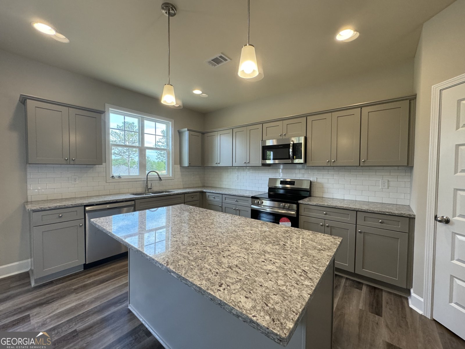 166 Country World Drive Macon - Photo 34