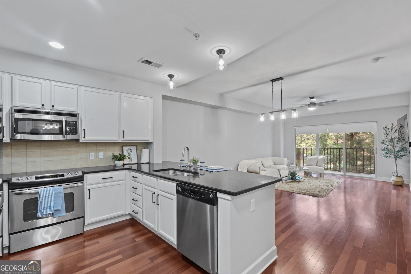 200 River Vista Drive Sandy Springs - Photo 14