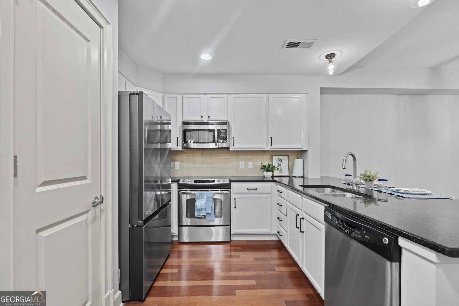 200 River Vista Drive Sandy Springs - Photo 9