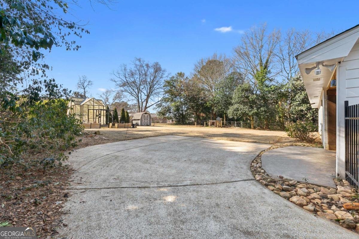 1800 Sandy Plains Road Marietta - Photo 20