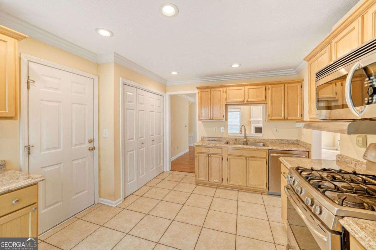 5140 Bridges Drive Alpharetta - Photo 10