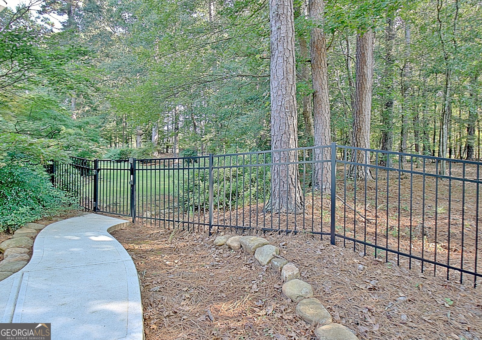 300 Broadmoor Drive Fayetteville - Photo 11