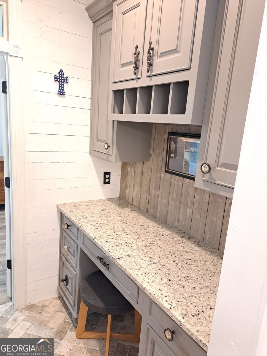 366 Silverthorn Drive Marietta - Photo 18