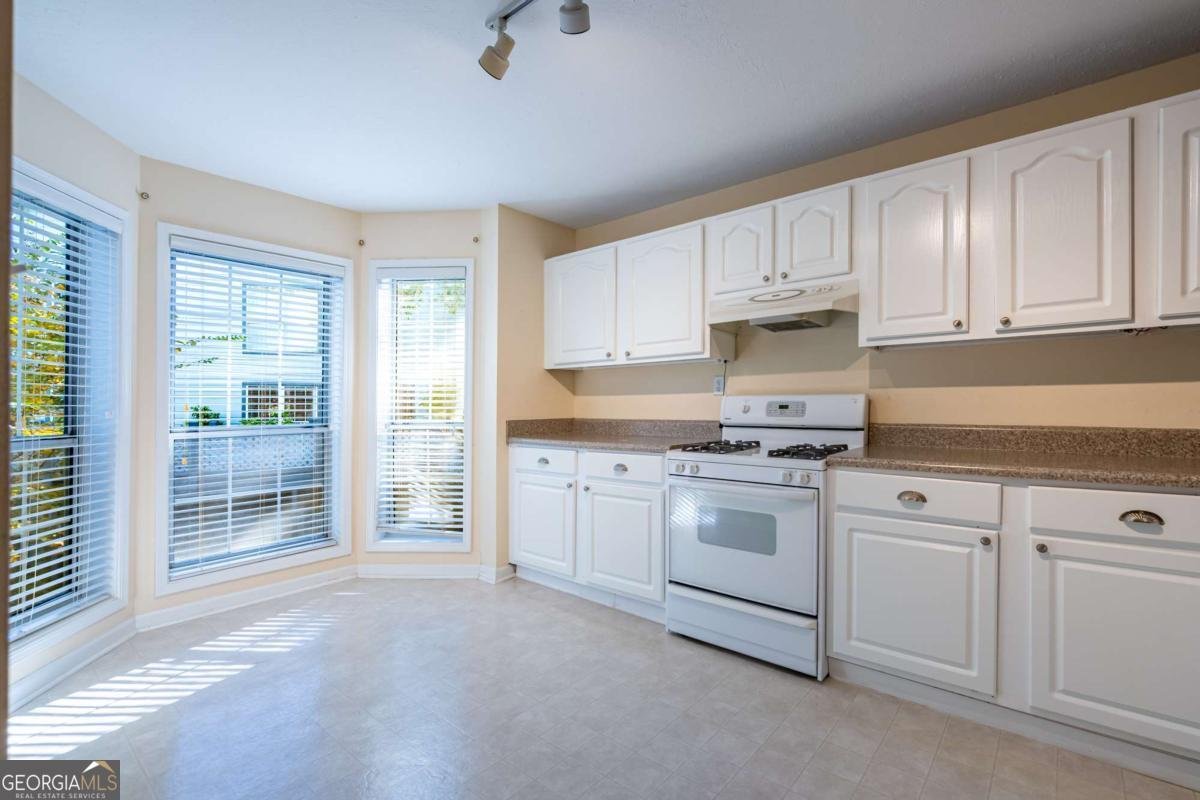 1210 Weatherstone Drive Atlanta - Photo 6