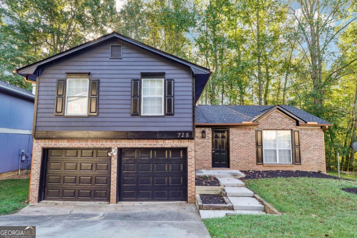 728 Stonebridge Crescent Lithonia - Photo 1