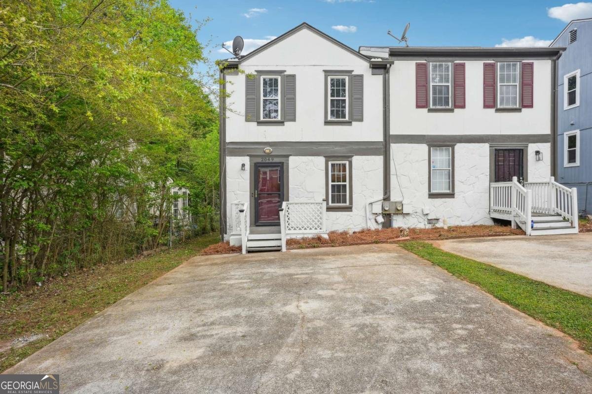 2049 Charter Lane Lithonia - Photo 1