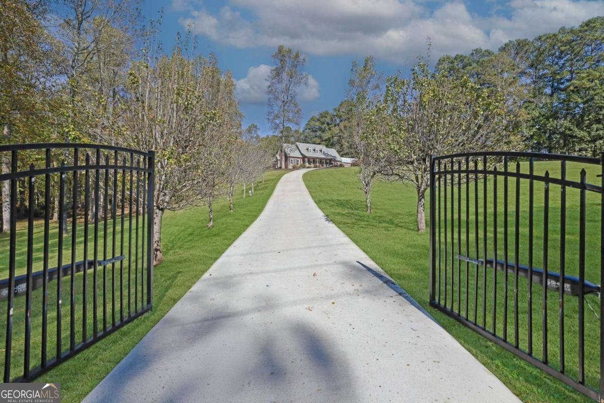 2325 Mountain Road Alpharetta - Photo 1