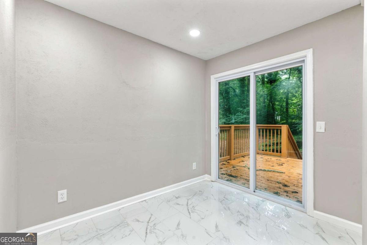 1097 Wildwood Lane Lawrenceville - Photo 11